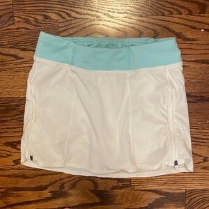 Selling my sisters skirt from Athleta girl size L(12) (for children)